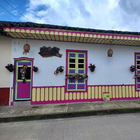 فندق Hostal Casa Madrigal فيلانديا المظهر الخارجي الصورة